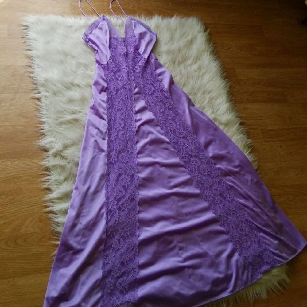 ๐ Vintage Purple See Thru Lace Gown ๐ - Picture 1 of 5